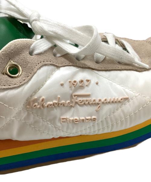 Salvatore Ferragamo（サルヴァトーレ フェラガモ）Salvatore Ferragamo (サルヴァトーレ フェラガモ) スニーカー ホワイト×マルチカラー サイズ:サイズ9の古着・服飾アイテム