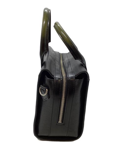 Vivienne Westwood（ヴィヴィアンウエストウッド）Vivienne Westwood (ヴィヴィアンウエストウッド) 2WAYバッグ ブラック×グリーンの古着・服飾アイテム