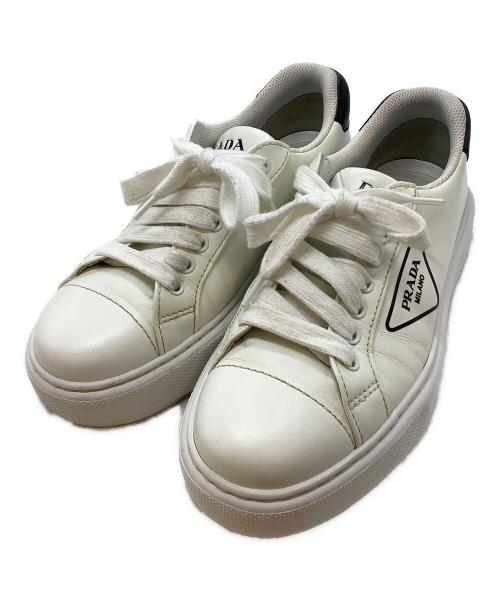 PRADA（プラダ）PRADA (プラダ) ローカットスニーカー ホワイト サイズ:5の古着・服飾アイテム