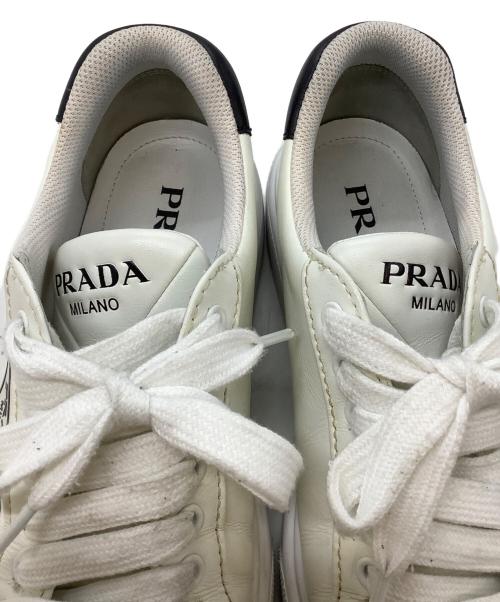 PRADA（プラダ）PRADA (プラダ) ローカットスニーカー ホワイト サイズ:5の古着・服飾アイテム