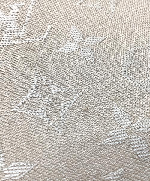 LOUIS VUITTON（ルイ ヴィトン）LOUIS VUITTON (ルイ ヴィトン) 大判ストール ベージュの古着・服飾アイテム