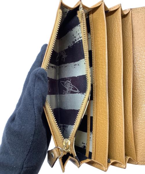 Vivienne Westwood（ヴィヴィアンウエストウッド）Vivienne Westwood (ヴィヴィアンウエストウッド) 長財布 ベージュの古着・服飾アイテム