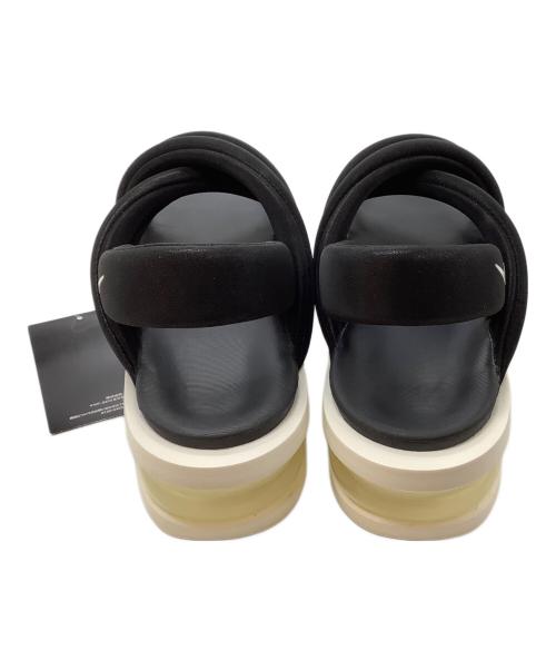 NIKE（ナイキ）NIKE (ナイキ) 厚底サンダル ブラック×ホワイト サイズ:23㎝ 未使用品の古着・服飾アイテム