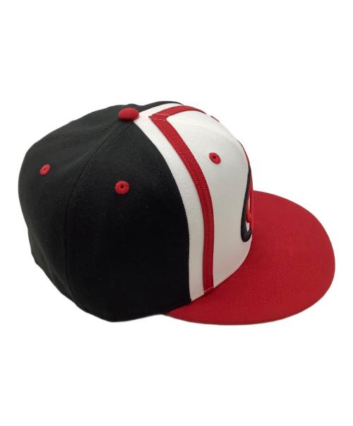 New Era（ニューエラ）New Era (ニューエラ) キャップ レッド×ホワイト×ブラック サイズ:57.7cmの古着・服飾アイテム
