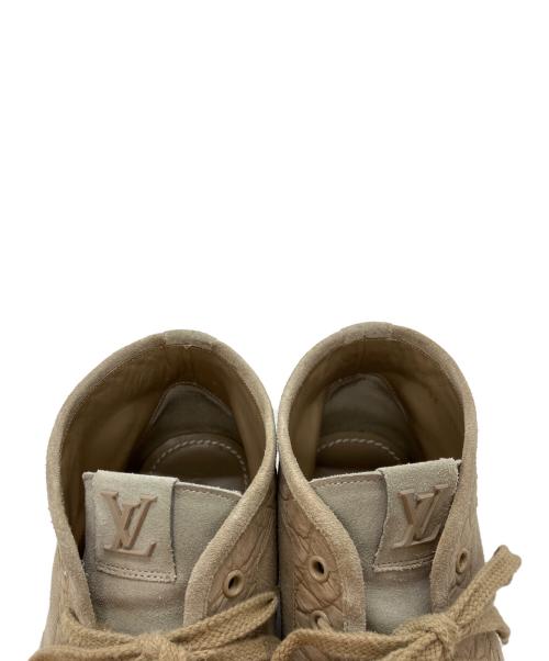 LOUIS VUITTON（ルイ ヴィトン）LOUIS VUITTON (ルイ ヴィトン) チャッカブーツ ベージュ サイズ:SIZE 9の古着・服飾アイテム