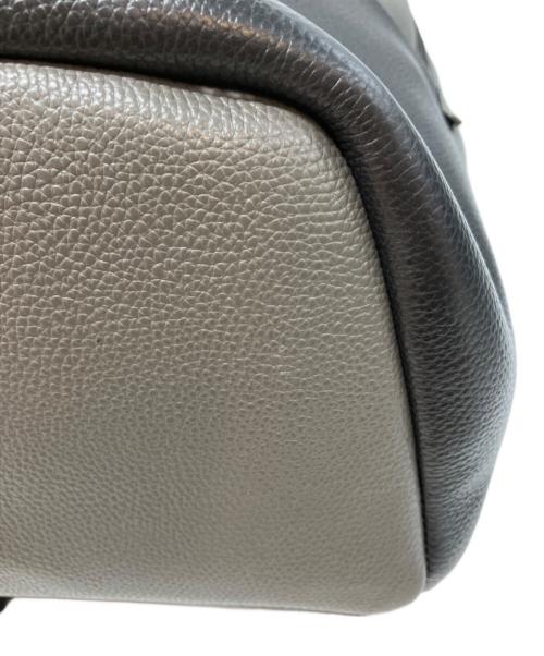 COLE HAAN（コールハーン）COLE HAAN (コールハーン) レザーリュック グレー×ブラックの古着・服飾アイテム