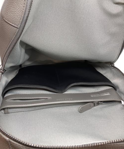 COLE HAAN（コールハーン）COLE HAAN (コールハーン) レザーリュック グレー×ブラックの古着・服飾アイテム