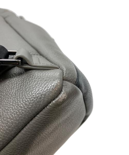 COLE HAAN（コールハーン）COLE HAAN (コールハーン) レザーリュック グレー×ブラックの古着・服飾アイテム