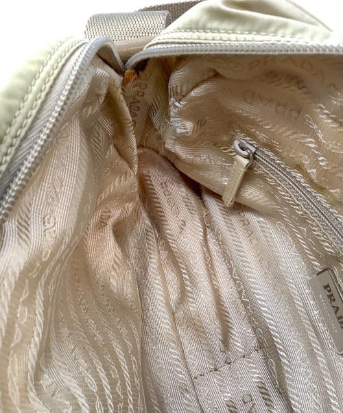 PRADA（プラダ）PRADA (プラダ) ナイロンショルダーバッグ アイボリーの古着・服飾アイテム