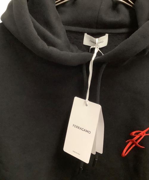 Ferragamo（フェラガモ）Ferragamo (フェラガモ) プルオーバーパーカー ブラック サイズ:Mの古着・服飾アイテム