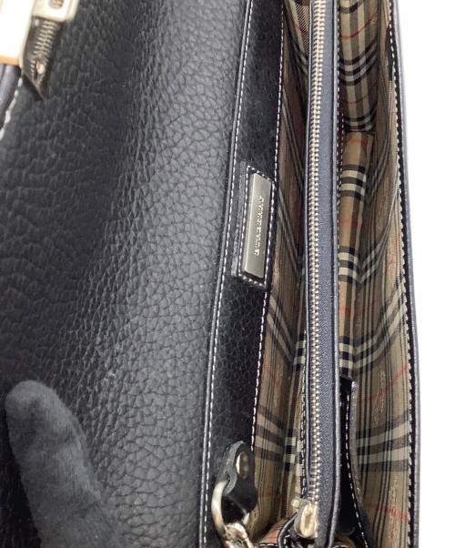BURBERRY（バーバリー）BURBERRY (バーバリー) クラッチバッグ ブラックの古着・服飾アイテム