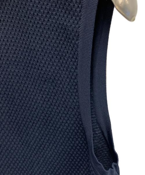 EMPORIO ARMANI（エンポリオ アルマーニ）EMPORIO ARMANI (エンポリオ アルマーニ) フーデットベスト ネイビー サイズ:ｻｲｽﾞ　50の古着・服飾アイテム
