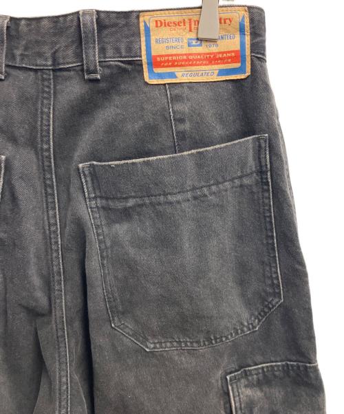 DIESEL（ディーゼル）DIESEL (ディーゼル) デニムカーゴパンツ ブラック サイズ:W28の古着・服飾アイテム