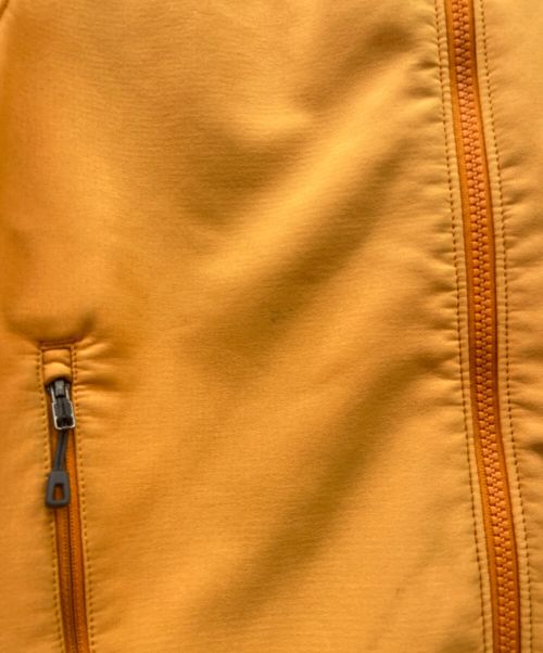 Patagonia（パタゴニア）Patagonia (パタゴニア) ジップアップジャケット イエロー×ボルドー サイズ:Mの古着・服飾アイテム