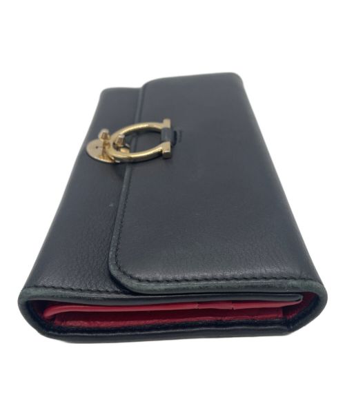 Salvatore Ferragamo（サルヴァトーレ フェラガモ）Salvatore Ferragamo (サルヴァトーレ フェラガモ) 長財布 ブラック×レッドの古着・服飾アイテム