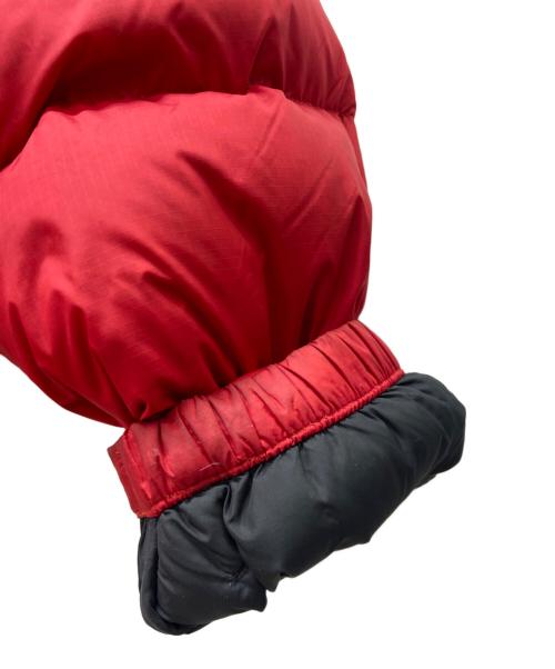 THE NORTH FACE（ザ ノース フェイス）THE NORTH FACE (ザ ノース フェイス) ダウンジャケット レッド×ブラック サイズ:Lの古着・服飾アイテム