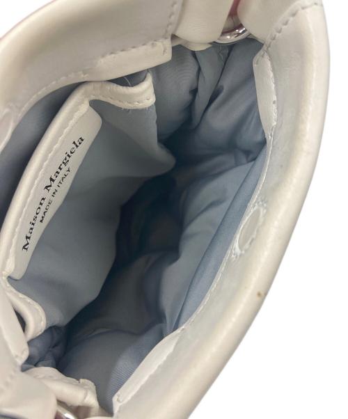 Maison Margiela（メゾンマルジェラ）Maison Margiela (メゾンマルジェラ) ポルタフォリオ レザー ミニポシェット ホワイトの古着・服飾アイテム