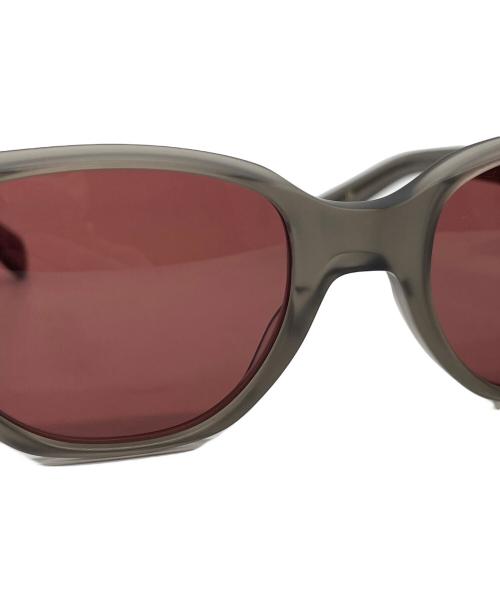 EYEVAN（アイヴァン）EYEVAN (アイヴァン) サングラス グレー×レッドの古着・服飾アイテム