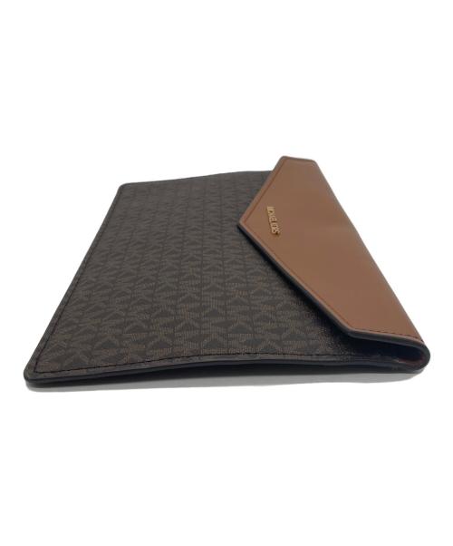 MICHAEL KORS（マイケル・コース）MICHAEL KORS (マイケルコース) クラッチバッグ ブラウンの古着・服飾アイテム