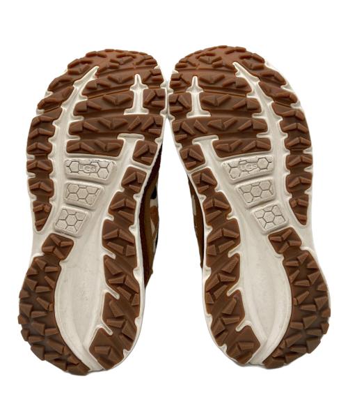 UGG（アグ）UGG (アグ) スニーカー ホワイト×ブラウン サイズ:24.5cmの古着・服飾アイテム