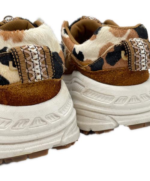 UGG（アグ）UGG (アグ) スニーカー ホワイト×ブラウン サイズ:24.5cmの古着・服飾アイテム