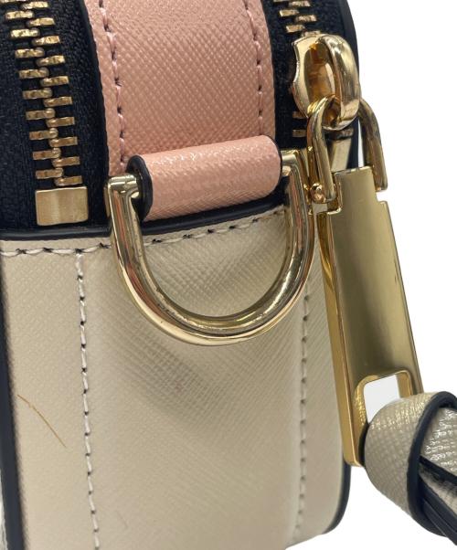 MARC JACOBS（マークジェイコブズ）MARC JACOBS (マークジェイコブス) Snapshot ベージュ×ピンクの古着・服飾アイテム