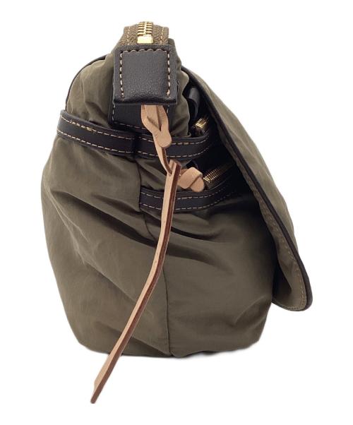 Activo（アクティーボ）ACTIVO (アクティーボ) ショルダーバッグ オリーブの古着・服飾アイテム