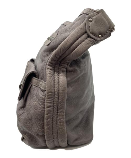 Marc by Marc Jacobs（マークバイマークジェイコブス）Marc by Marc Jacobs (マークバイマークジェイコブス) レザーショルダーバッグ グレーの古着・服飾アイテム