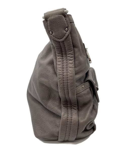 Marc by Marc Jacobs（マークバイマークジェイコブス）Marc by Marc Jacobs (マークバイマークジェイコブス) レザーショルダーバッグ グレーの古着・服飾アイテム