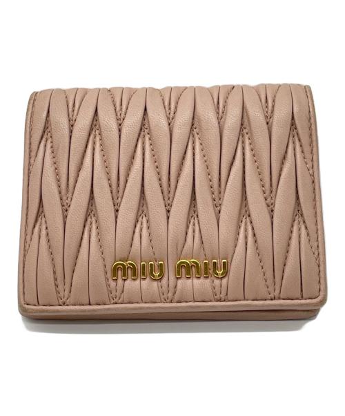 MIU MIU（ミュウミュウ）MIU MIU (ミュウミュウ) 2つ折り財布 ピンクの古着・服飾アイテム