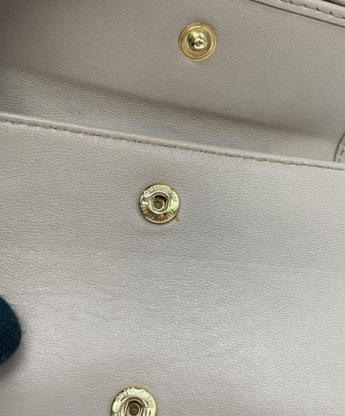 MIU MIU（ミュウミュウ）MIU MIU (ミュウミュウ) 2つ折り財布 ピンクの古着・服飾アイテム