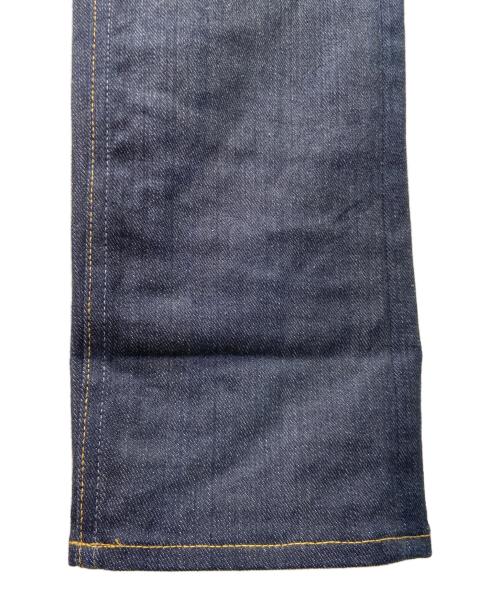 eYe COMME des GARCONS JUNYAWATANABE MAN（アイ コム デ ギャルソン ジュンヤ ワタナベ マン）eYe COMME des GARCONS JUNYAWATANABE MAN (アイ コム デ ギャルソン ジュンヤ ワタナベ マン) LEVI'S (リーバイス) 再構築デニムパンツ インディゴ×ブラック サイズ:XSの古着・服飾アイテム