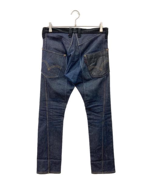 eYe COMME des GARCONS JUNYAWATANABE MAN（アイ コム デ ギャルソン ジュンヤ ワタナベ マン）eYe COMME des GARCONS JUNYAWATANABE MAN (アイ コム デ ギャルソン ジュンヤ ワタナベ マン) LEVI'S (リーバイス) 再構築デニムパンツ インディゴ×ブラック サイズ:XSの古着・服飾アイテム
