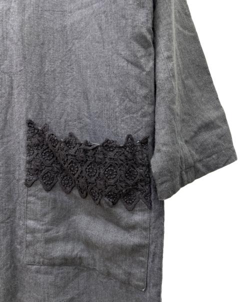 TSUHARU by samansa Mos2（ツハル バイ サマンサモスモス）TSUHARU by samansa Mos2 (ツハル バイ サマンサモスモス) レースポケットポンチョコート グレー サイズ:FREEの古着・服飾アイテム