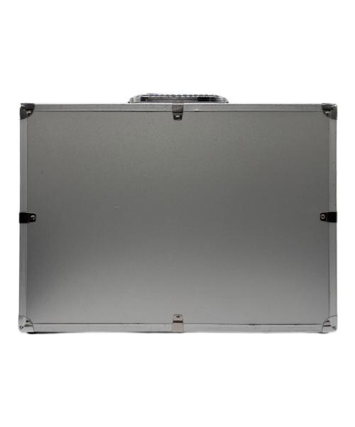 TOYGER（TOYGER）TOYGER (TOYGER) アタッシュケース シルバーの古着・服飾アイテム