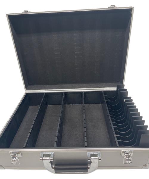 TOYGER（TOYGER）TOYGER (TOYGER) アタッシュケース シルバーの古着・服飾アイテム