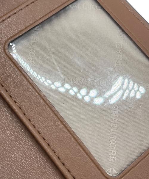 MICHAEL KORS（マイケル・コース）MICHAEL KORS (マイケルコース) ビルフォールド ジップ コンパクトウォレット ミディアム ベージュ×ブラウンの古着・服飾アイテム