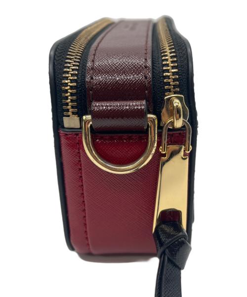 MARC JACOBS（マークジェイコブズ）MARC JACOBS (マークジェイコブス) ザスナップショットバッグ ブラック×ボルドーの古着・服飾アイテム