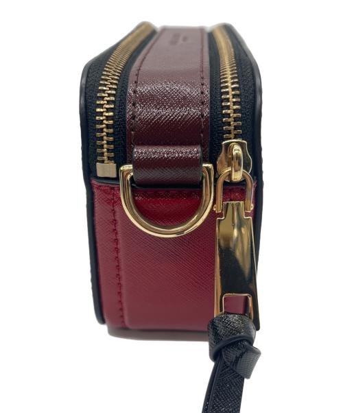 MARC JACOBS（マークジェイコブズ）MARC JACOBS (マークジェイコブス) ザスナップショットバッグ ブラック×ボルドーの古着・服飾アイテム