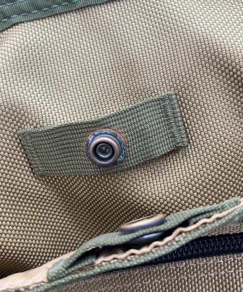 BRIEFING（ブリーフィング）BRIEFING (ブリーフィング) ショルダーバッグ オリーブの古着・服飾アイテム