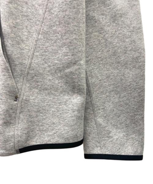 NIKE（ナイキ）NIKE (ナイキ) NSW TECH HOODIE PULL OVER グレー サイズ:Mの古着・服飾アイテム