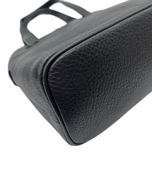 Burberry's（バーバリー）Burberry's (バーバリーズ) レザーハンドバッグ ブラック×ゴールドの古着・服飾アイテム