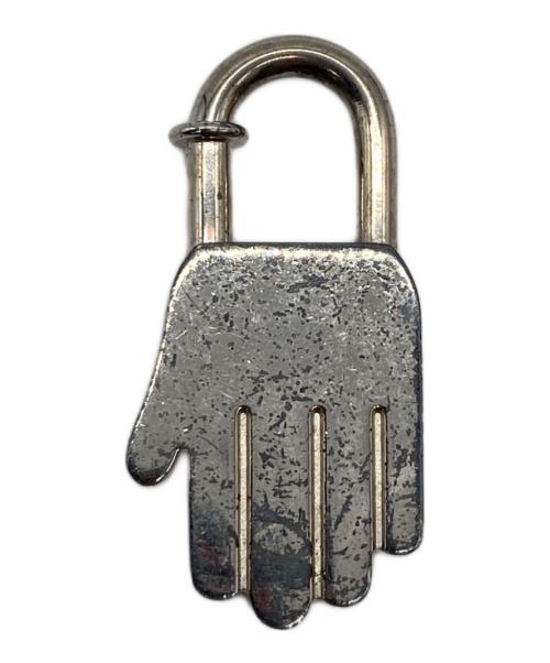 HERMES（エルメス）HERMES (エルメス) チャーム　ハンドカデナ2002 シルバーカラーの古着・服飾アイテム