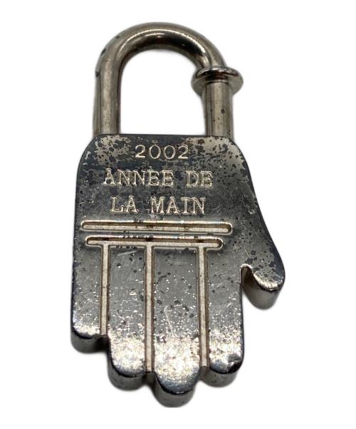 HERMES（エルメス）HERMES (エルメス) チャーム　ハンドカデナ2002 シルバーカラーの古着・服飾アイテム