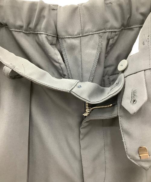 WYM LIDNM（ウィム バイ リドム）WYM LIDNM (ウィム バイ リドム) WYM LIDNM　HI TWISTED GABA WIDE TUCK SLACKS グレー サイズ:Sの古着・服飾アイテム