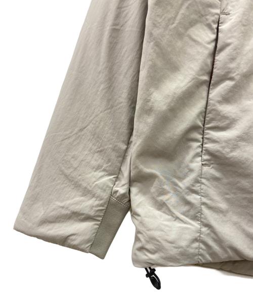 NANGA（ナンガ）NANGA (ナンガ) ノーカラーソフトダウンカーディガン ベージュ×オリーブ サイズ:Lの古着・服飾アイテム