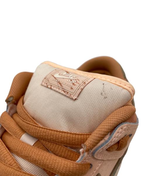 NIKE（ナイキ）NIKE (ナイキ) スニーカー ベージュ×ピンク サイズ:28cmの古着・服飾アイテム