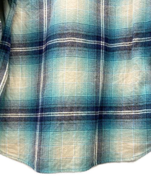 SUPREME（シュプリーム）Supreme (シュプリーム) 長袖シャツ ネイビー×ホワイト サイズ:Sの古着・服飾アイテム