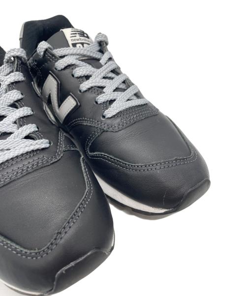 NEW BALANCE（ニューバランス）NEW BALANCE (ニューバランス) スニーカー ブラック×ホワイト サイズ:24.5cmの古着・服飾アイテム