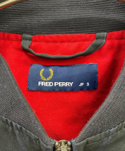 FRED PERRY（フレッドペリー）FRED PERRY (フレッドペリー) ハリントンジャケット ブラック×ネイビー サイズ:S 未使用品の古着・服飾アイテム